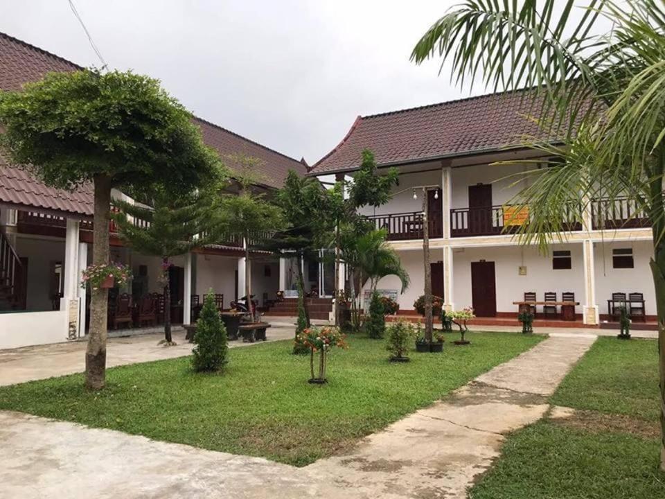 Riverside Garden Hostel วังเวียง ภายนอก รูปภาพ