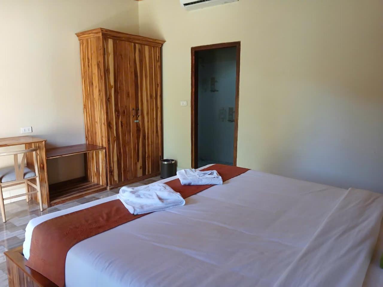 Riverside Garden Hostel วังเวียง ภายนอก รูปภาพ